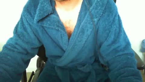 Snapshot of funnyeucouple chatting on May 2026 08:31:01 AM YWhiteNiceMan online show from May 2026 08:31:01 AM