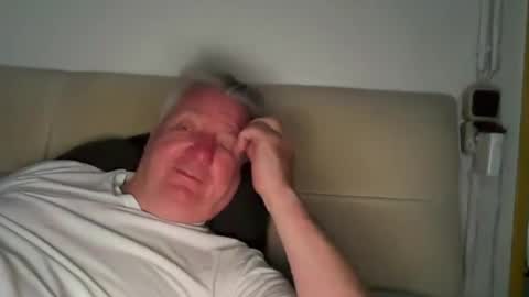 funnyhans online show from June 2026 06:01:02 PM