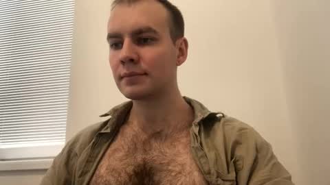 furry_guy_2026 online show from February 2026 12:23:01 PM