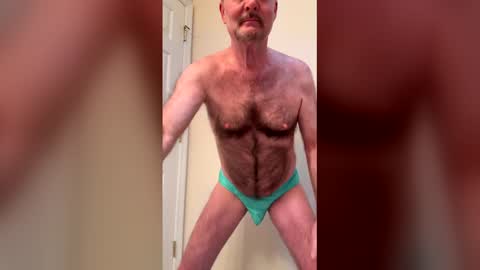 Snapshot of furrybignips chatting on January 2026 02:21:01 PM FurryDude online show from January 2026 02:21:01 PM