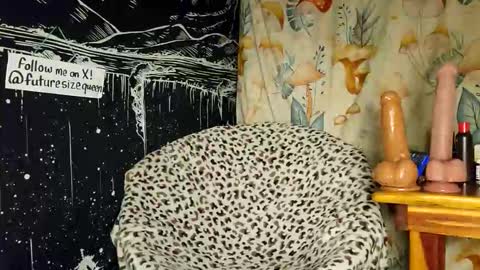 futuresizequeen online show from December 2025 03:48:01 AM