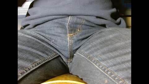 Snapshot of fuzzyblues chatting on December 2024 04:14:01 PM Fuzzy Blues online show from December 2024 04:14:01 PM