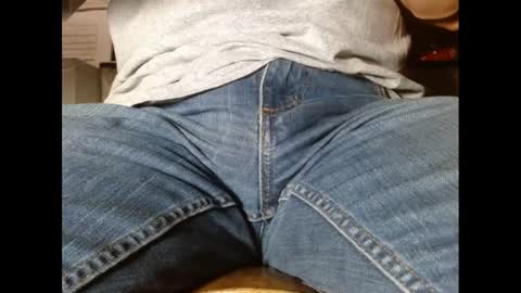 Snapshot of fuzzyblues chatting on January 2025 10:36:01 PM Fuzzy Blues online show from January 2025 10:36:01 PM