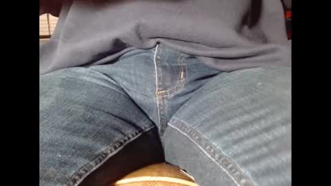 Snapshot of fuzzyblues chatting on January 2025 01:16:01 AM Fuzzy Blues online show from January 2025 01:16:01 AM