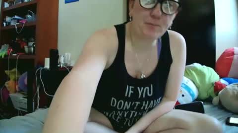 fuzzypeaches87 online show from April 2026 03:25:02 PM