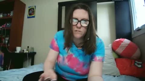 fuzzypeaches87 online show from May 2026 07:30:01 PM