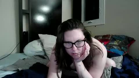 fuzzypeaches87 online show from May 2026 04:19:02 AM