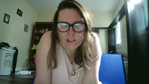 fuzzypeaches87 online show from June 2026 04:49:02 PM