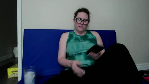 fuzzypeaches87 online show from June 2026 06:10:02 PM