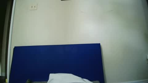 fuzzypeaches87 online show from June 2026 02:43:01 PM