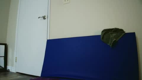 fuzzypeaches87 online show from June 2026 02:47:02 AM