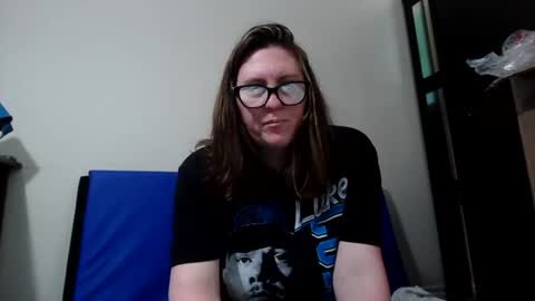 fuzzypeaches87 online show from July 2026 05:05:02 PM