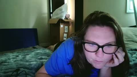 fuzzypeaches87 online show from July 2026 06:49:02 PM