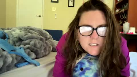 fuzzypeaches87 online show from August 2026 08:34:01 PM