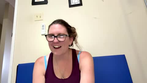 fuzzypeaches87 online show from August 2026 06:54:02 PM