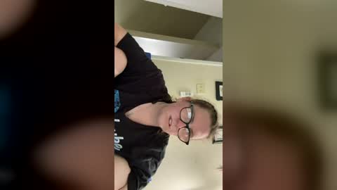 fuzzypeaches87 online show from August 2026 07:27:02 PM