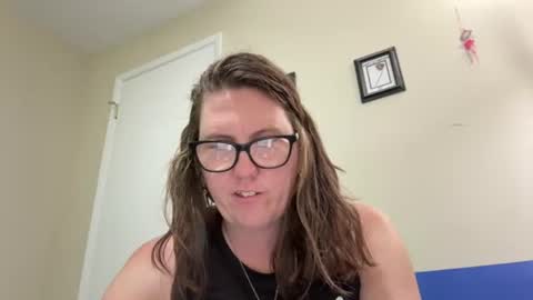 fuzzypeaches87 online show from August 2026 08:14:01 PM