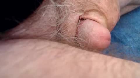 Snapshot of fuzzzman chatting on December 2025 10:37:02 PM Mark online show from December 2025 10:37:02 PM