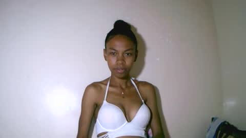 fyah1027 online show from November 2025 03:17:01 AM