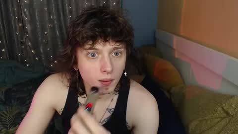 Ian online show from December 2025 06:49:02 PM