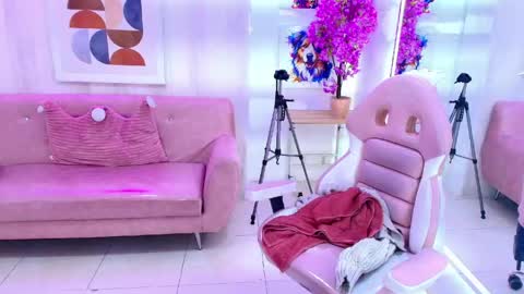 gabby_evanns online show from April 2026 08:57:02 PM