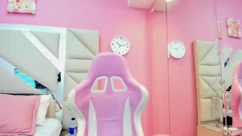 Snapshot of gabby_monroe chatting on April 2026 04:17:01 AM Gabby online show from April 2026 04:17:01 AM