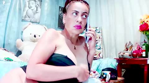 Snapshot of gabriela_sexy chatting on February 2025 12:37:01 PM Gabriella Lopez online show from February 2025 12:37:01 PM