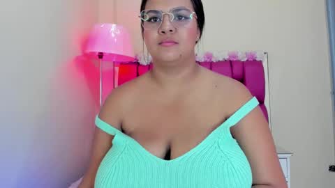 Snapshot of gabrielaa_01 chatting on January 2025 03:50:01 PM Gaby Im on vacation see you on November 25 online show from January 2025 03:50:01 PM