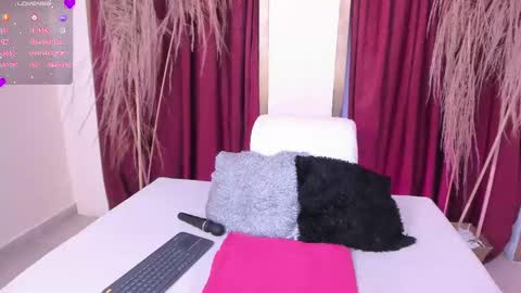 gabriellacox online show from September 2025 08:00:02 PM