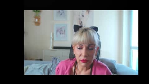 Snapshot of gabriellemature chatting on October 2025 07:34:02 AM GabrielleMature online show from October 2025 07:34:02 AM