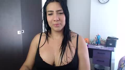 Snapshot of gaby_bluexx chatting on July 2026 03:38:02 PM Gaby Blue online show from July 2026 03:38:02 PM