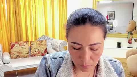 Snapshot of gaby_trent chatting on December 2024 03:05:01 PM gabriela online show from December 2024 03:05:01 PM