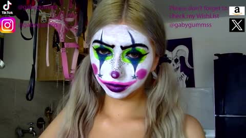 gabygumms online show from September 2025 01:01:01 PM