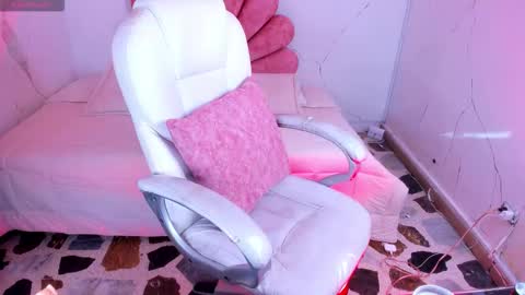 Gaby Owens  online show from March 2026 09:54:01 PM