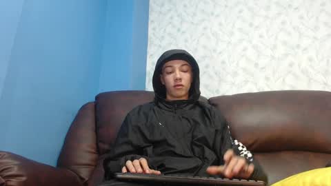Snapshot of gadiel_sex chatting on February 2025 12:11:01 PM gadiel_sex online show from February 2025 12:11:01 PM
