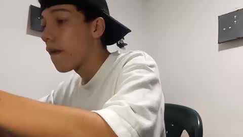 gadiel_sex online show from October 2025 03:00:02 PM