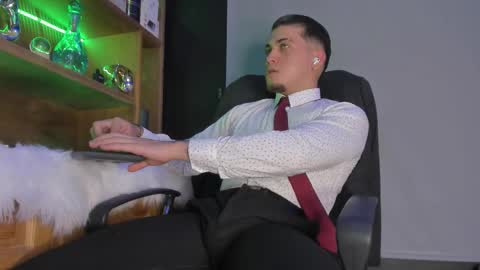 Snapshot of gael_williams4 chatting on September 2025 06:31:01 PM Gael Williams online show from September 2025 06:31:01 PM
