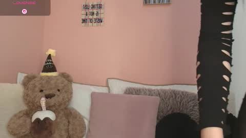 Snapshot of galayounng_ chatting on November 2025 10:48:01 AM Gala Y online show from November 2025 10:48:01 AM