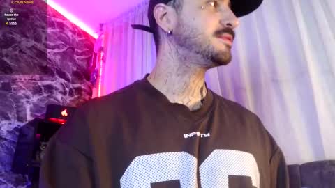 Chris  Dont forget to gift me thumb up Its very important to me and makes me happy AF  online show from November 2025 06:37:02 AM