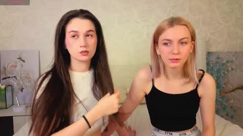 Violla online show from December 2025 03:03:01 AM