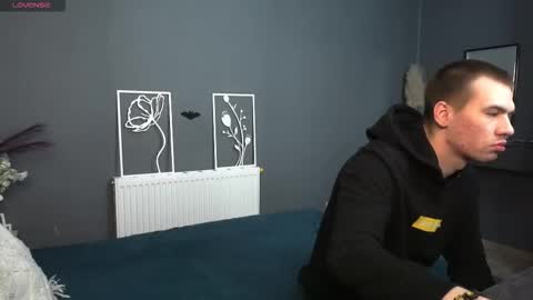 Snapshot of garden_of_eden_ chatting on February 2026 04:08:01 AM Max and Eva online show from February 2026 04:08:01 AM