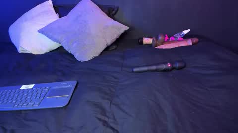  Usagi  online show from September 2025 07:28:02 PM