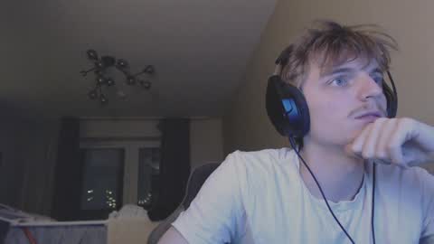 Snapshot of gasturfahe chatting on January 2025 09:28:01 PM gasturfahe online show from January 2025 09:28:01 PM