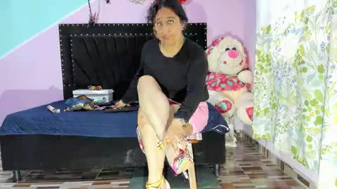 Snapshot of gaticahot001 chatting on December 2024 09:27:01 PM Diana online show from December 2024 09:27:01 PM