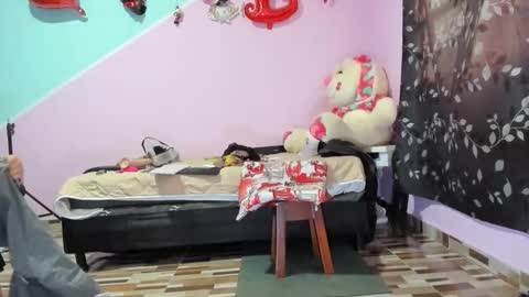 Diana online show from October 2025 12:06:01 PM