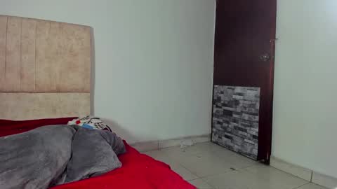 gatita13333321 online show from February 2025 02:00:01 AM