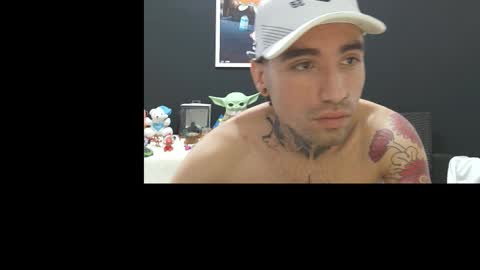 Snapshot of gatomarin1 chatting on December 2025 11:40:02 AM GatoMarin1 online show from December 2025 11:40:02 AM