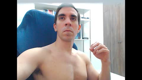 gatosarado23 online show from December 2025 05:01:02 AM