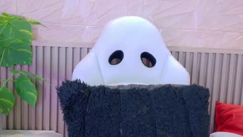 gaviluc_ online show from May 2026 12:21:02 PM