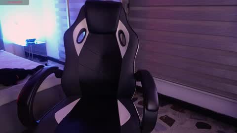 Snapshot of gemarodriguez_ chatting on December 2025 03:59:02 AM Gemma online show from December 2025 03:59:02 AM